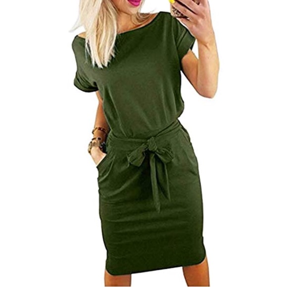 Dresses & Skirts - Short sleeve wear to work pencil dress.
